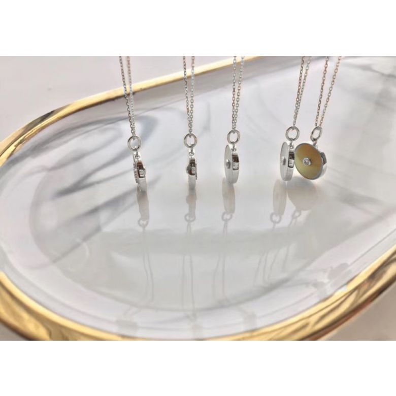 Pendentif Lettre de l'Alphabet - Vos initiales diamantées autour du cou or blanc - 13