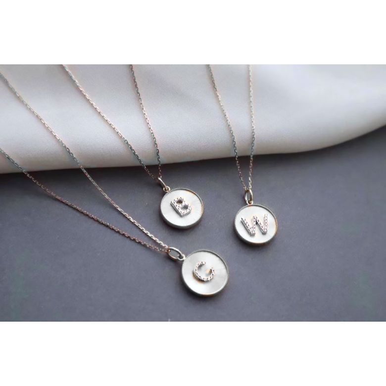 Pendentif Lettre de l'Alphabet - Vos initiales diamantées autour du cou or blanc - 21