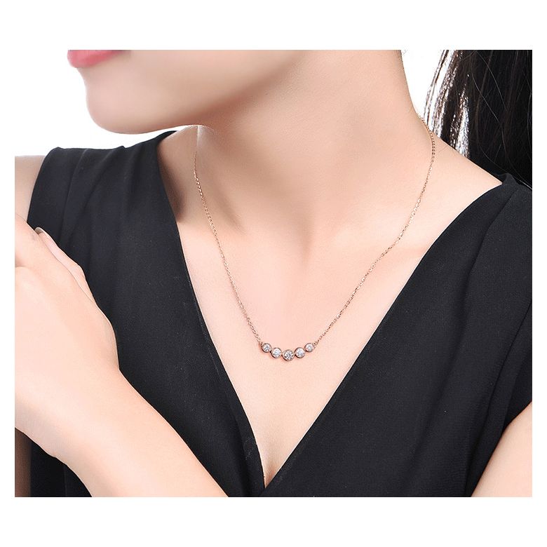 Collier pendentif Or rose. 5 diamants sertis clos 0.26ct | Gemperles - 2