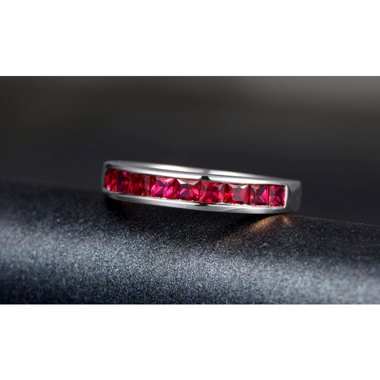 Alliance demi-tour Or blanc - Rubis sertis rails 1.20 carats - 3