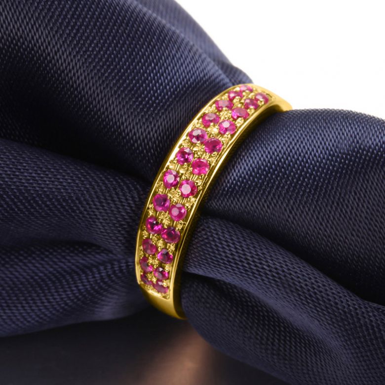 Bague or jaune demi tour rubis - 2 rangées de pierres pavées - 3