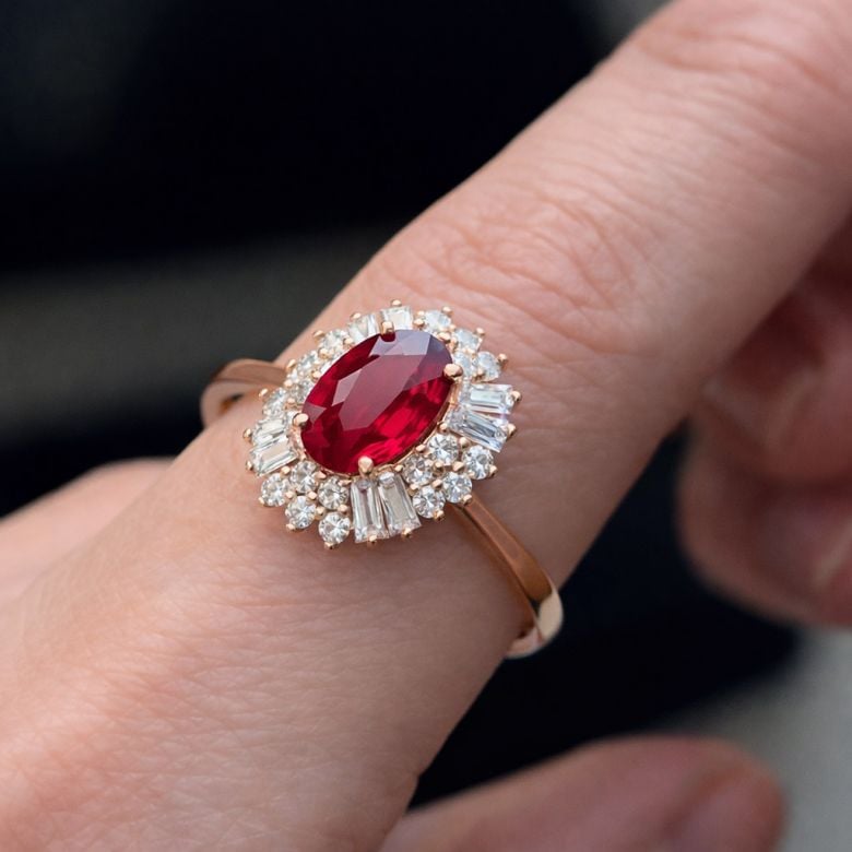 Bague fiançailles rubis, diamants or jaune - 4
