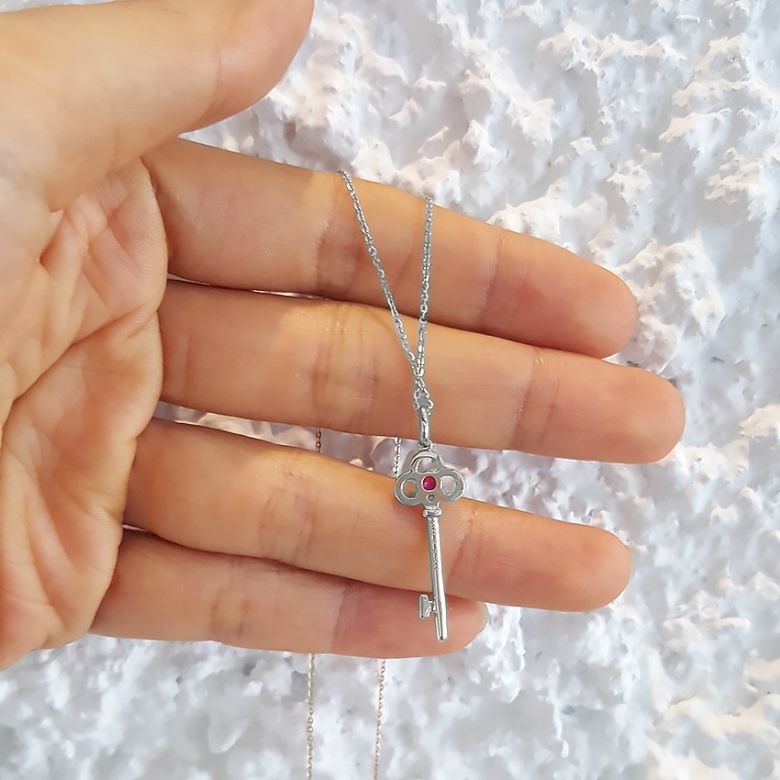 Pendentif clé Or blanc - Rubis 0.15ct - 6