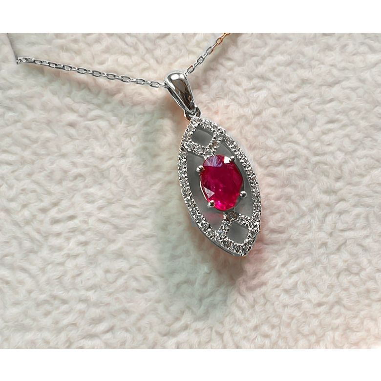 Pendentif ovalesque rubis or blanc. Sertissage diamants  - 4