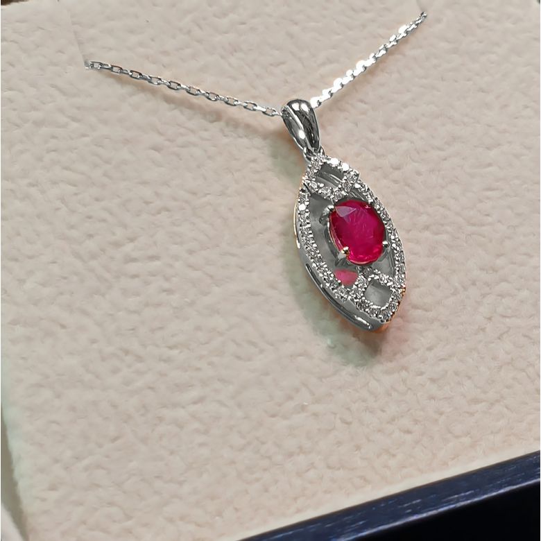 Pendentif ovalesque rubis or blanc. Sertissage diamants  - 5