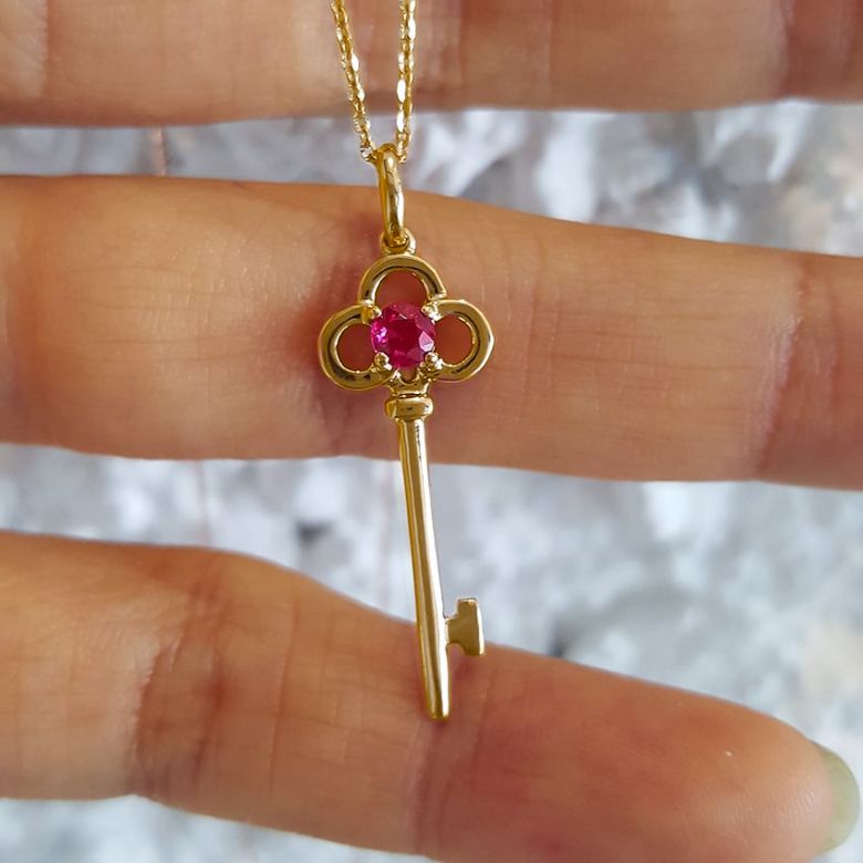 Pendentif clé Or jaune - Rubis 0.15ct - 5
