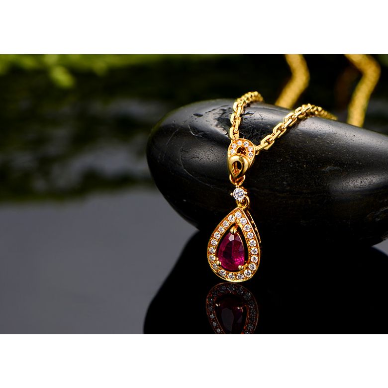 Pendentif princesse Or jaune 18cts - Rubis poire et diamants - 5