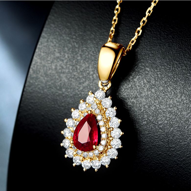 Pendentif rubis rouge vif taillé poire. Diamants sertis et Or jaune - 7