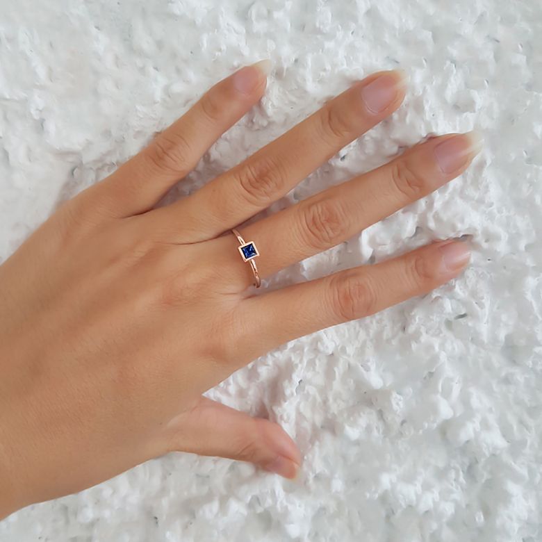 Bague de fiancailles Or rose et saphir princesse - 2
