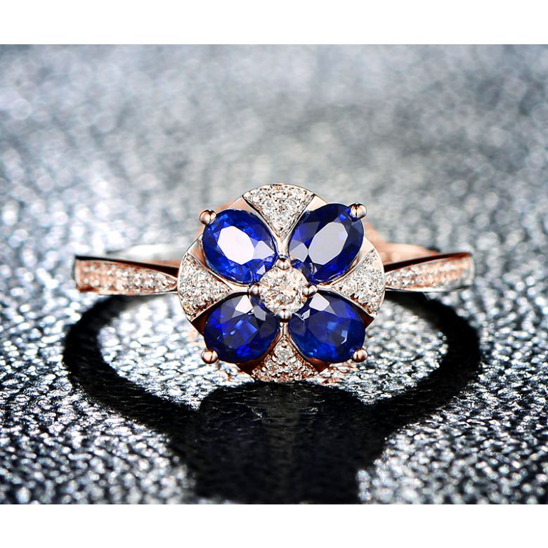 Bague solitaire fleur bleue. Or rose, saphirs et diamants - 3
