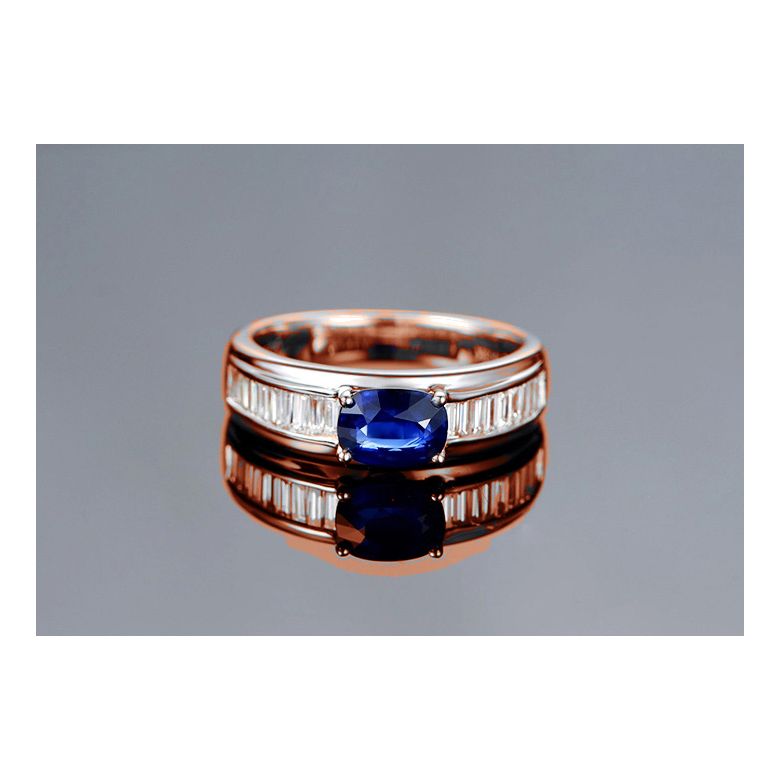 Bague contraste Saphir et Diamants taille émeraude. Or rose 18 - 4