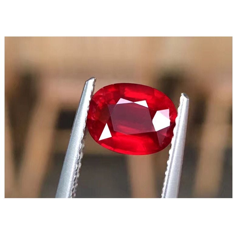 Bague rubis, diamants monture or blanc - Création florale classique - 9