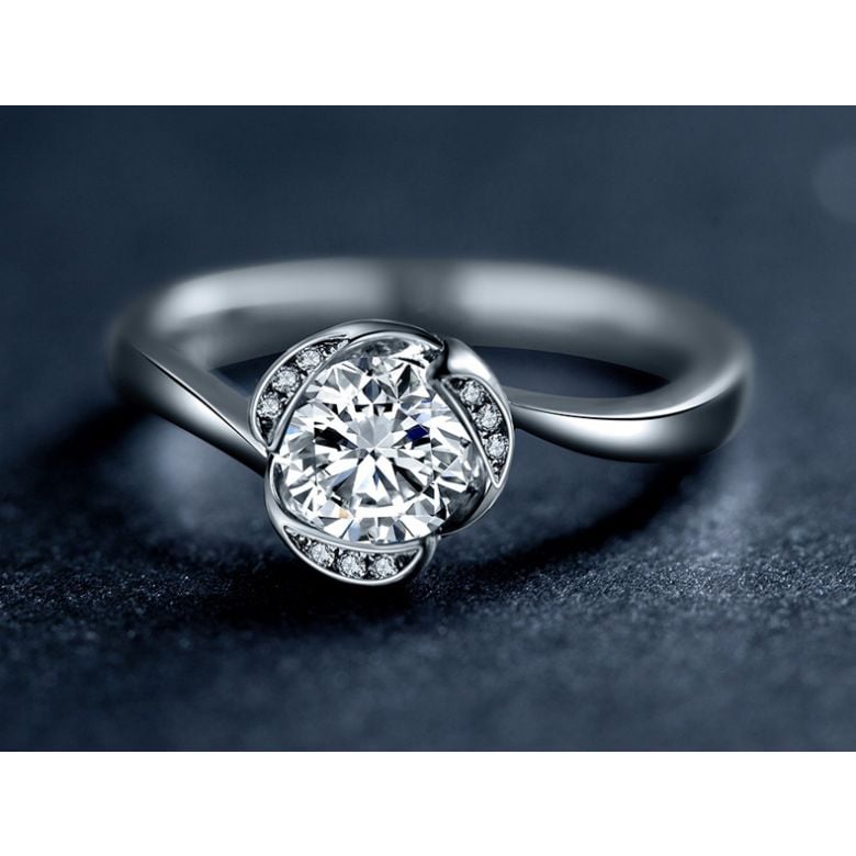 Bague Solitaire Délicatesse Or Blanc 18cts - Forme Coeur - Diamants | Gemperles - 5