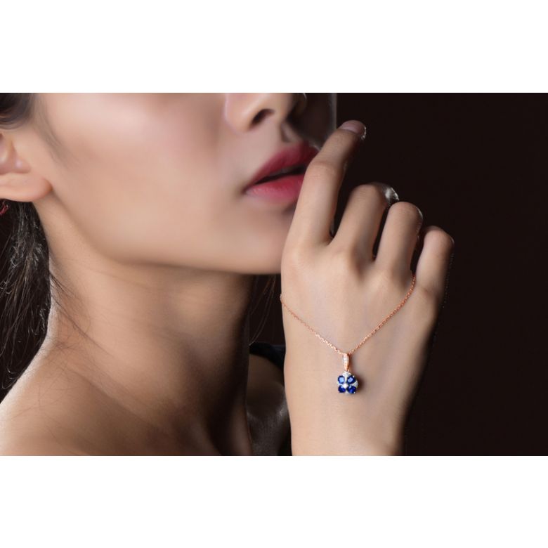 Pendentif solitaire fleur bleue. Or rose, saphirs et diamants - 4