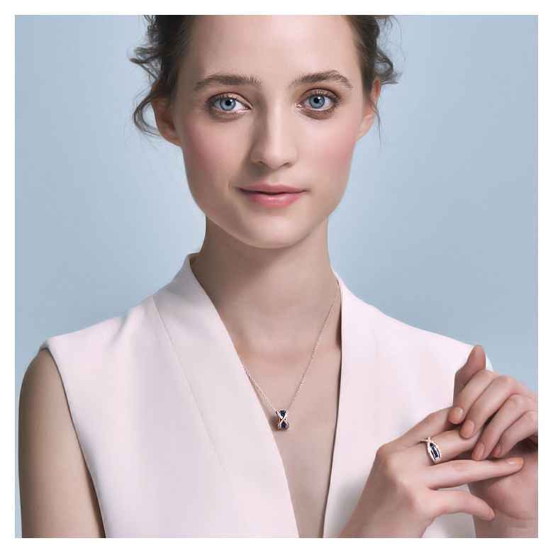 Pendentif sens de nos vies. En diamants, saphirs et or rose - 3