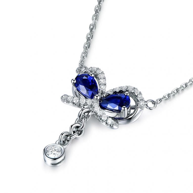 Pendentif papillon saphirs et diamants. Or blanc 18cts - 5