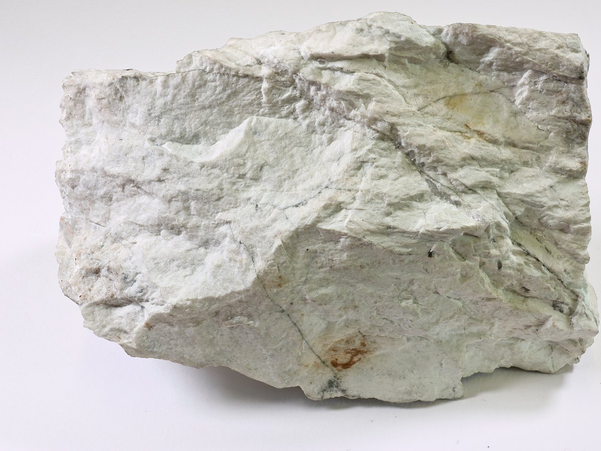 Bloc d'amblygonite et de montebrasite blanches de Montebras, Creuse